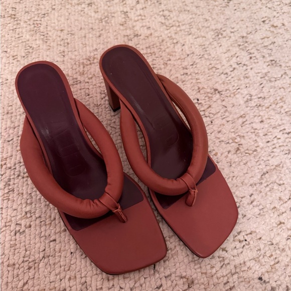 STAUD
Rio 60 Puffy Leather Thong Sandals - Picture 5 of 8